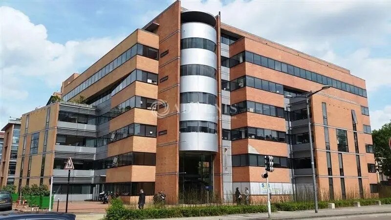 Office in Ivry-sur-Seine to rent Building Photo- Image 1 of 8