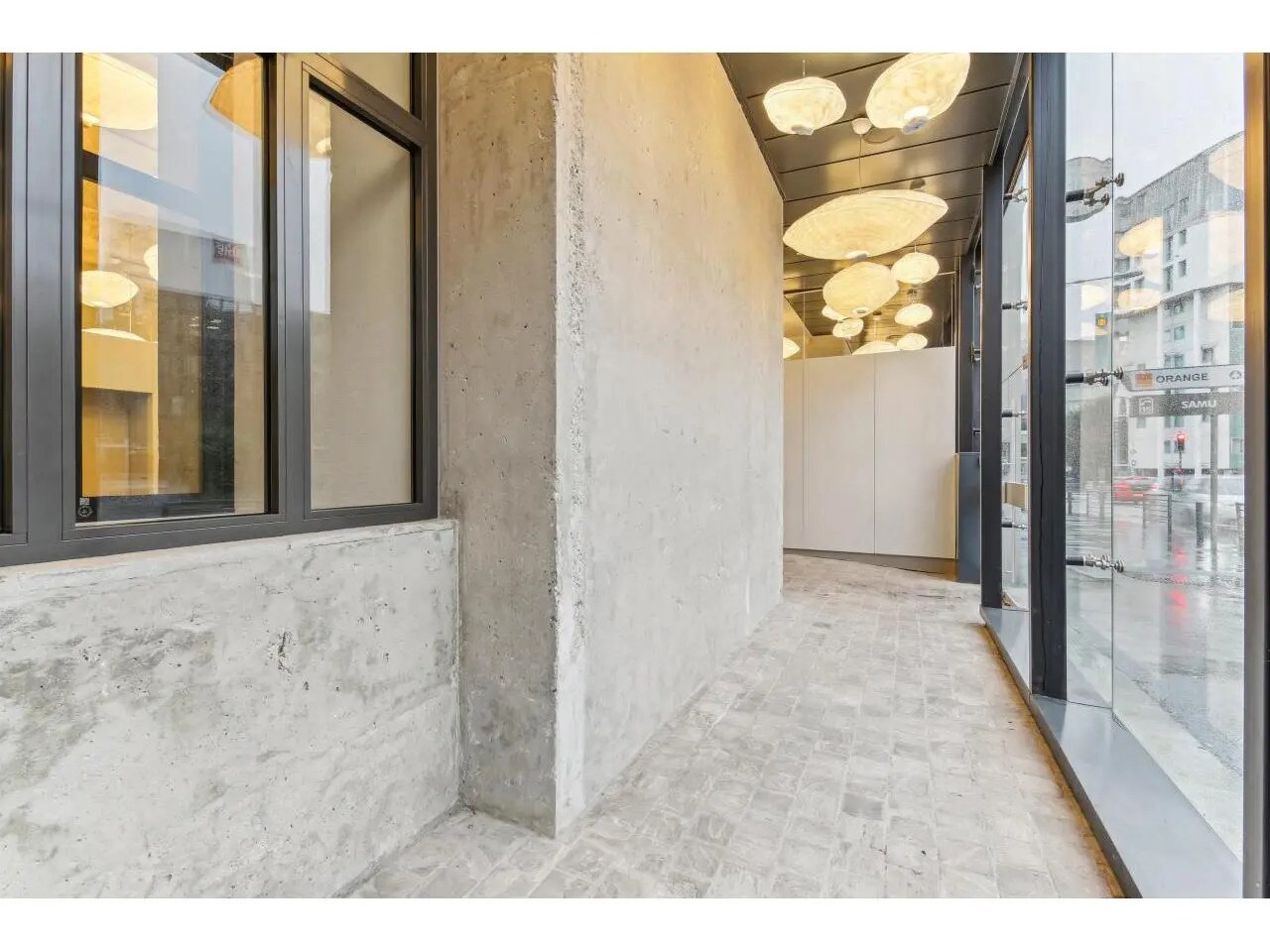 Office in Bagnolet to rent Lobby- Image 1 of 12