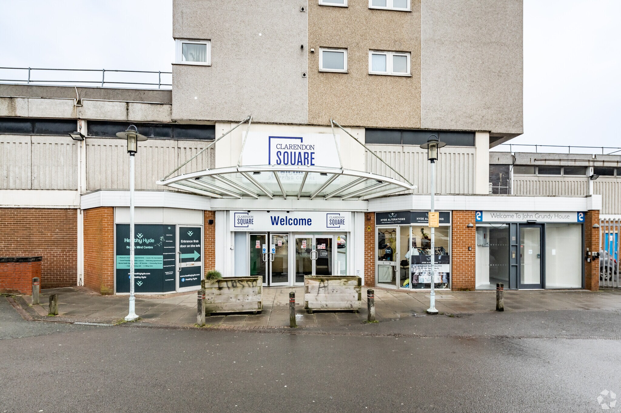 111-113 The Mall, Hyde for sale Primary Photo- Image 1 of 1