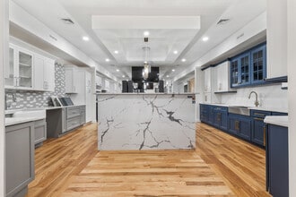 390 Ramapo Valley Rd, Oakland, NJ to rent Building Photo- Image 2 of 21