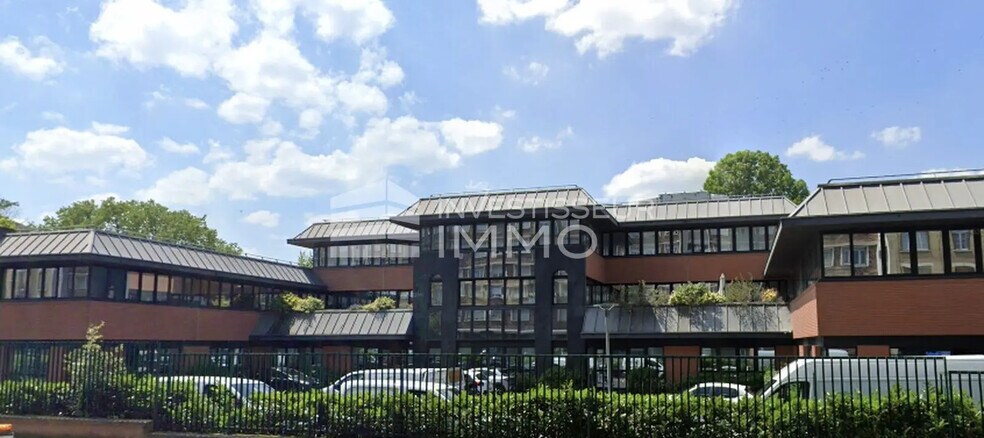 Light Industrial in Saint-Ouen-sur-Seine to rent - Building Photo - Image 2 of 4