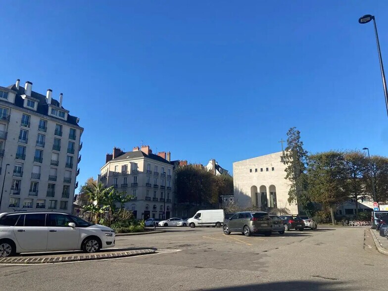 Light Industrial in Nantes to rent - Building Photo - Image 3 of 8