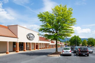 801-901 W Broad St, Waynesboro, VA for rent Building Photo- Image 1 of 25