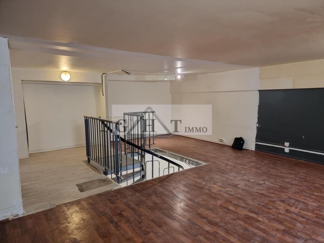 Office in Les Pavillons-sous-Bois for sale Interior Photo- Image 1 of 3