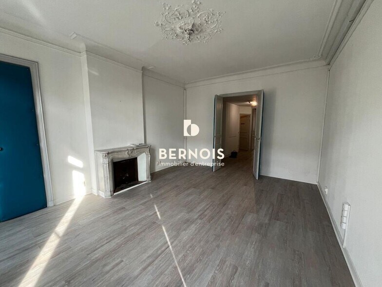 Office in Toulon to rent - Interior Photo - Image 3 of 18