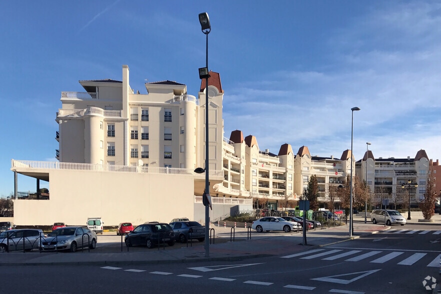 Plaza Alegría, 6, Arganda del Rey, Madrid to rent - Building Photo - Image 2 of 2