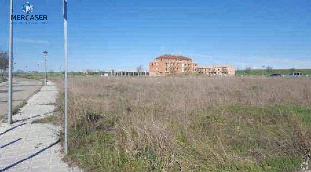 Land in Villanueva de la Torre, Guadalajara for sale Primary Photo- Image 1 of 3