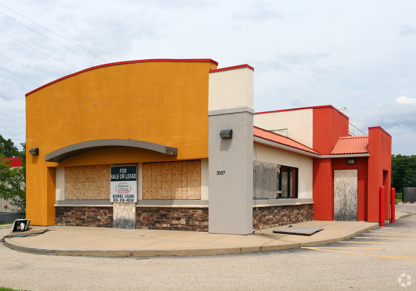 3007 N Main St, Rockford, IL for sale - Building Photo - Image 3 of 3