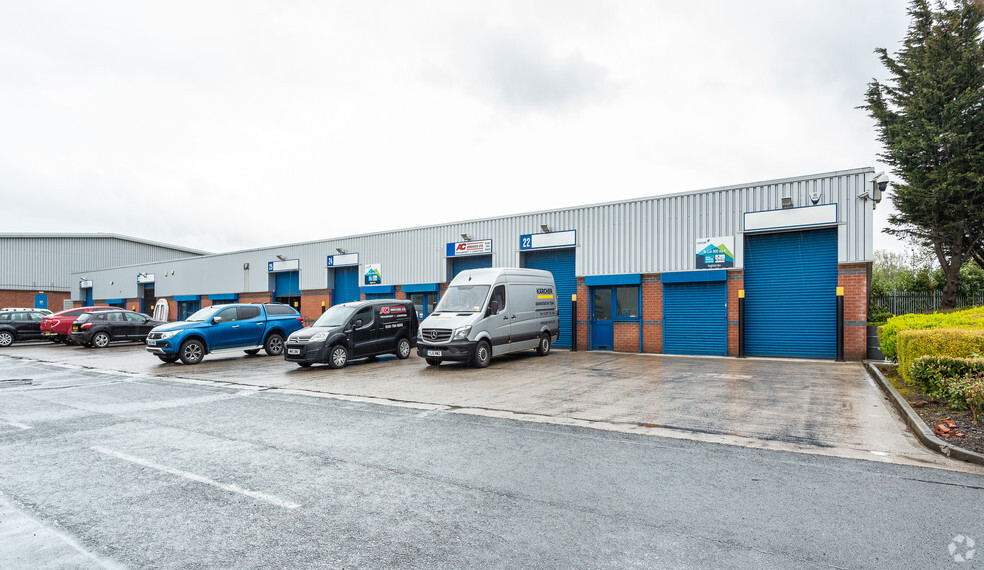 Chamberhall St, Bury for rent - Primary Photo - Image 1 of 1