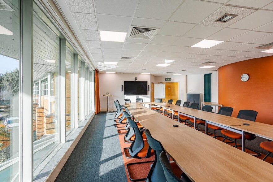 Gallows Hl, Warwick to rent - Building Photo - Image 3 of 6