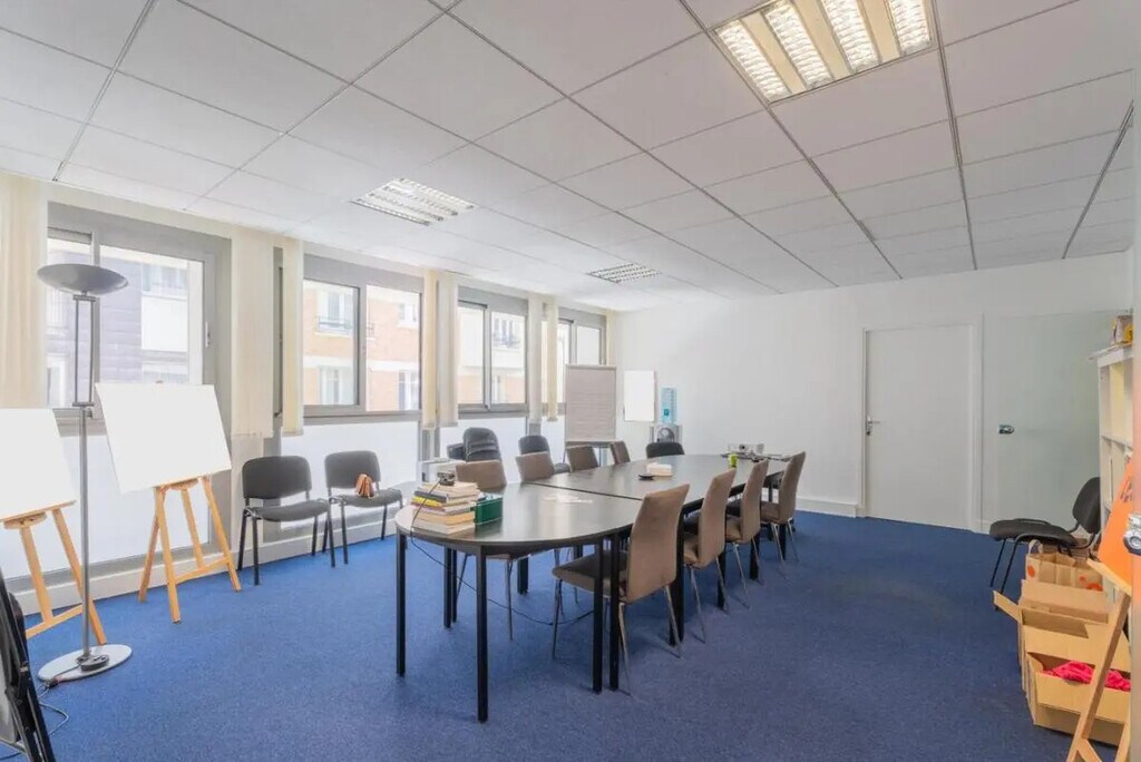 Location Bureaux 297 m² - Photo 1