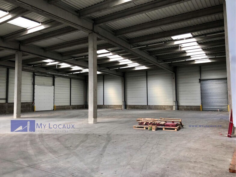 Industrial in SAINT-OUEN-L'AUMONE to rent - Interior Photo - Image 1 of 1