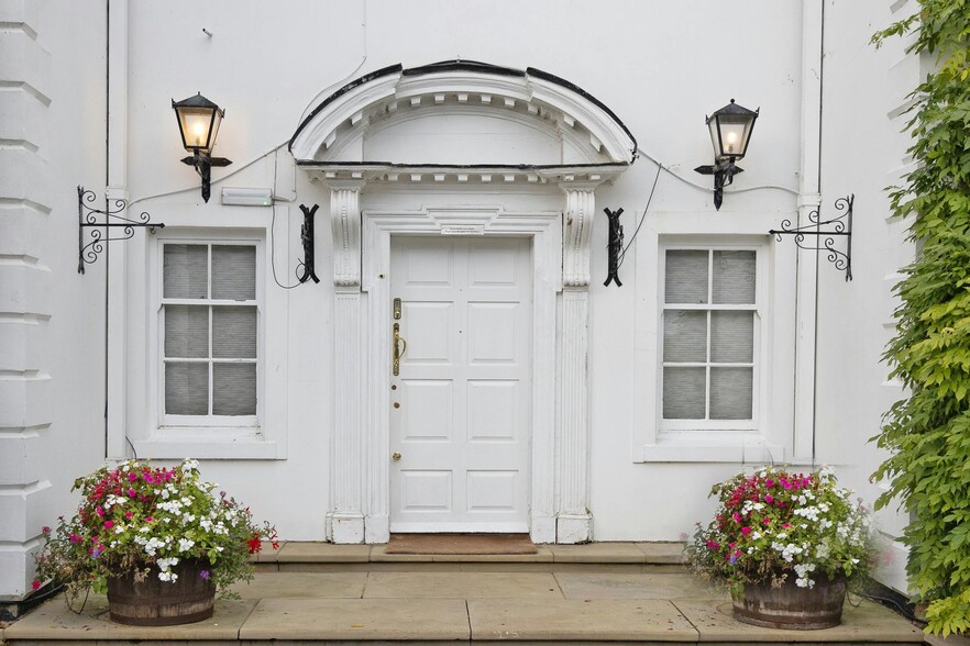 Market Pl, Warwick for sale - Building Photo - Image 2 of 6