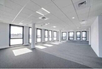 Office in Villeurbanne to rent Interior Photo- Image 2 of 4