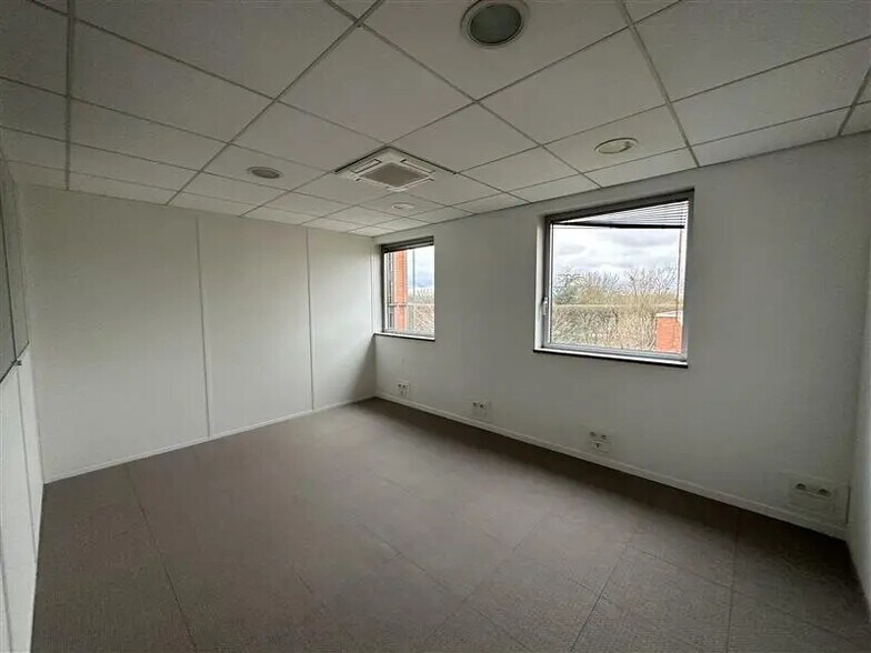 Office in Chevilly-Larue to rent - Interior Photo - Image 2 of 5