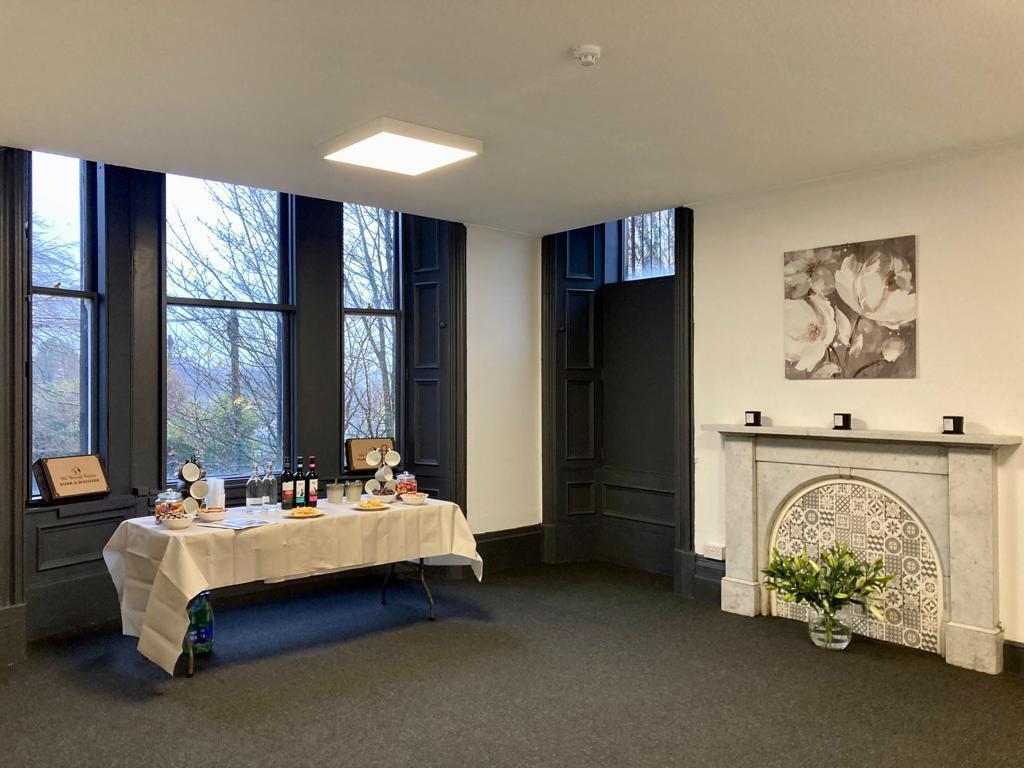 13 The Cross, Dalry to rent Interior Photo- Image 1 of 6