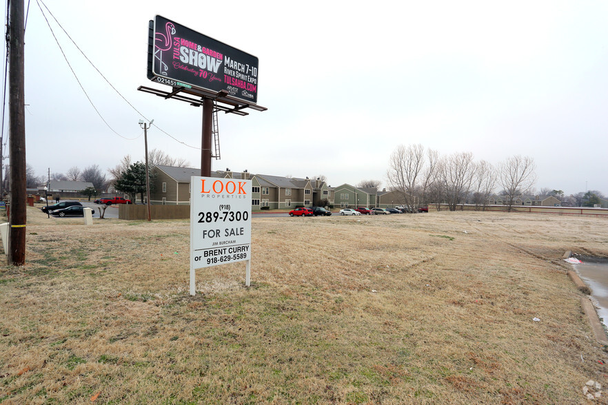 6126 S Garnett Rd, Tulsa, OK for sale - Primary Photo - Image 1 of 3