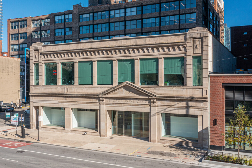 210-216 W Chicago Ave, Chicago, IL for rent - Building Photo - Image 3 of 5