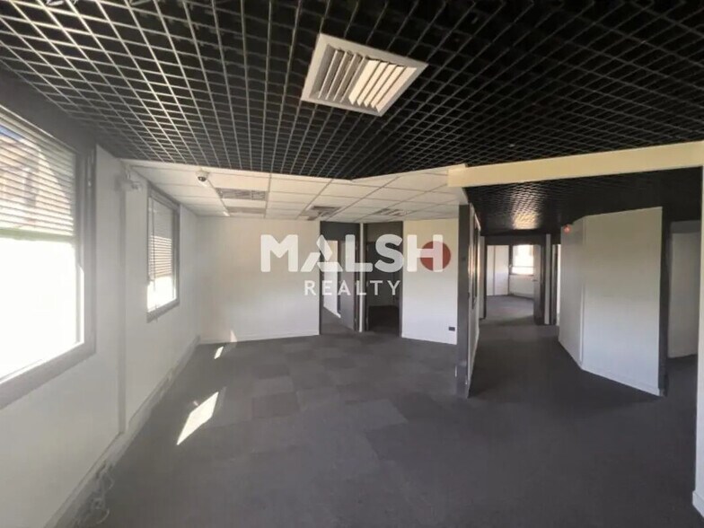 Office in Lyon to rent - Interior Photo - Image 3 of 6