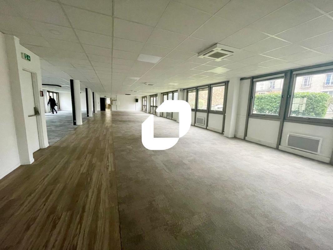 Office in Boulogne-Billancourt to rent Building Photo- Image 1 of 33