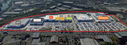 UNit 7 Beck Retail Park, Wakefield for rent Building Photo- Image 1 of 2