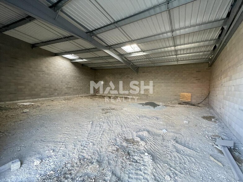 Retail in Dardilly to rent - Interior Photo - Image 2 of 4