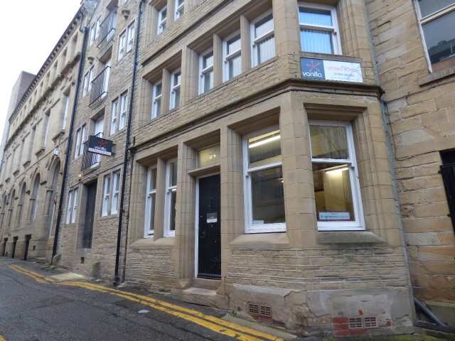 11 Chancery Ln, Huddersfield for sale Primary Photo- Image 1 of 1