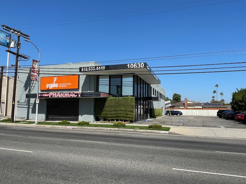 10630 Sepulveda Blvd, Mission Hills, CA for rent - Building Photo - Image 1 of 10