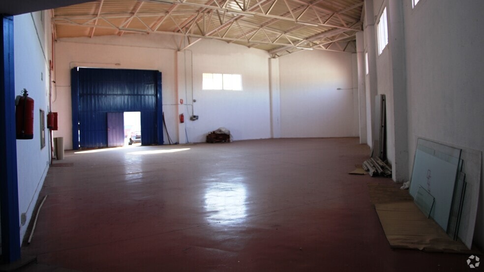 Industrial in Fuenlabrada, Madrid to rent - Building Photo - Image 1 of 16