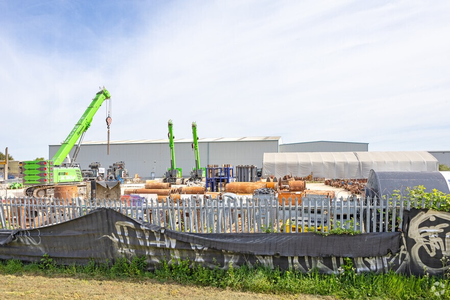 Private Road No 4, Nottingham to rent - Building Photo - Image 2 of 4