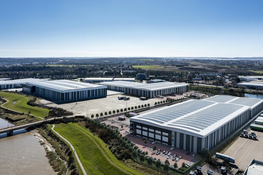 Crossways Commercial Park, Dartford to rent - Building Photo - Image 3 of 4