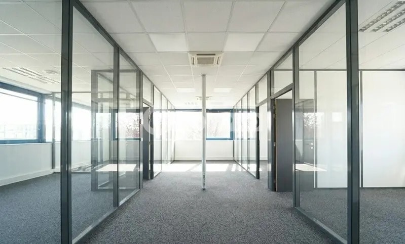 2 Allée Du Moulin Berger, Écully to rent - Interior Photo - Image 1 of 9
