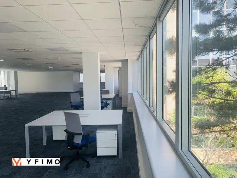 Office in Vélizy-Villacoublay to rent - Interior Photo - Image 3 of 6