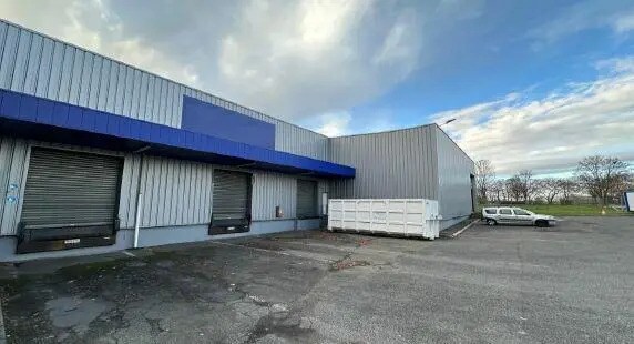 Light Industrial in Louvres to rent - Building Photo - Image 3 of 10
