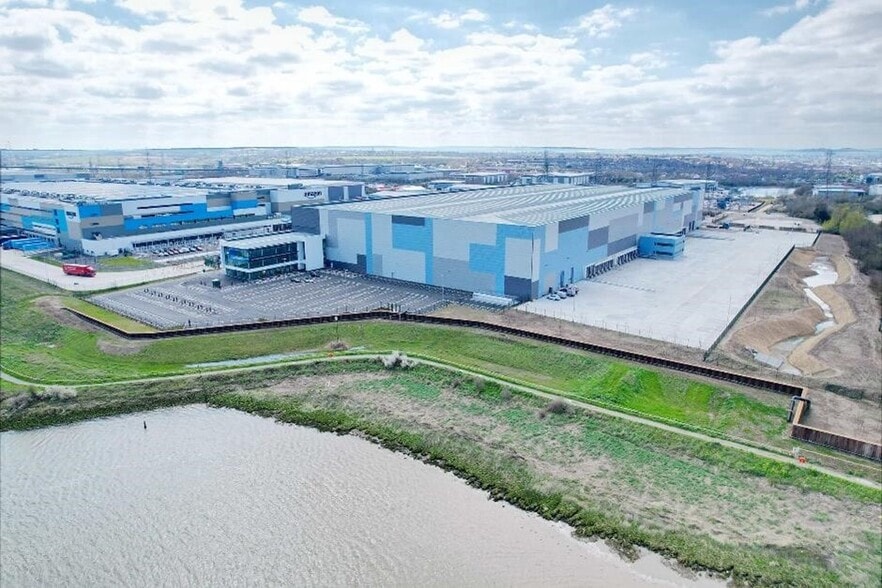 350 The Power House, Dartford to rent - Building Photo - Image 3 of 19