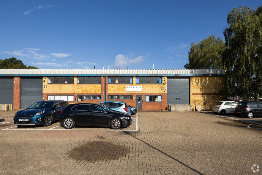 Mark Rd, Hemel Hempstead to rent - Building Photo - Image 2 of 2
