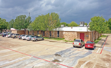 2401 Scott Ave, Fort Worth, TX for rent Building Photo- Image 1 of 11