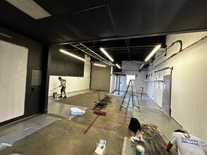 4425 E Airport Dr, Ontario, CA to rent Interior Photo- Image 1 of 2