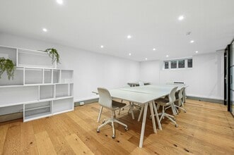 44-48 Wharf Rd, London to rent Interior Photo- Image 2 of 7