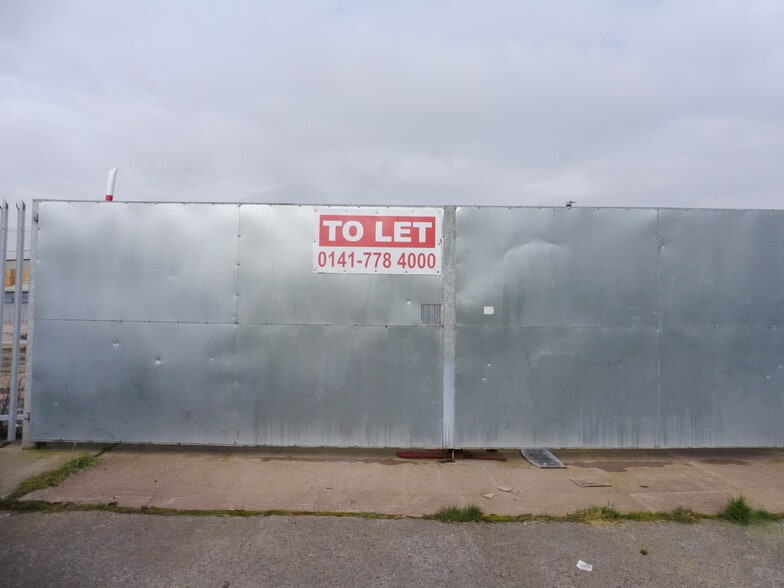121 Barfillan Dr, Glasgow to rent - Building Photo - Image 2 of 4