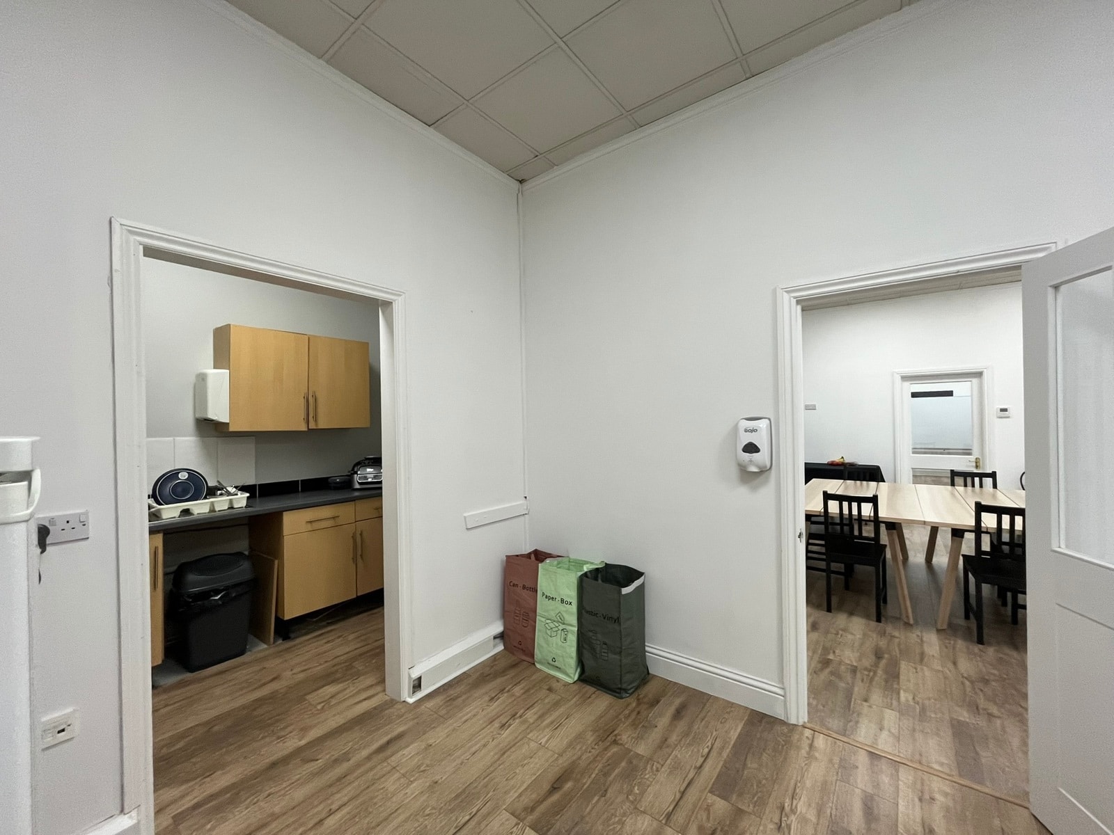 Siding Ter, Neath to rent Interior Photo- Image 1 of 7
