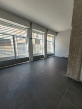 Office / Retail in Lyon to rent Interior Photo- Image 1 of 2