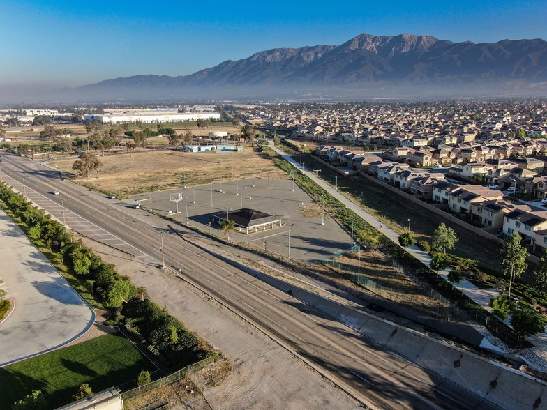 15526 Foothill Blvd, Fontana, CA for sale - Primary Photo - Image 1 of 1