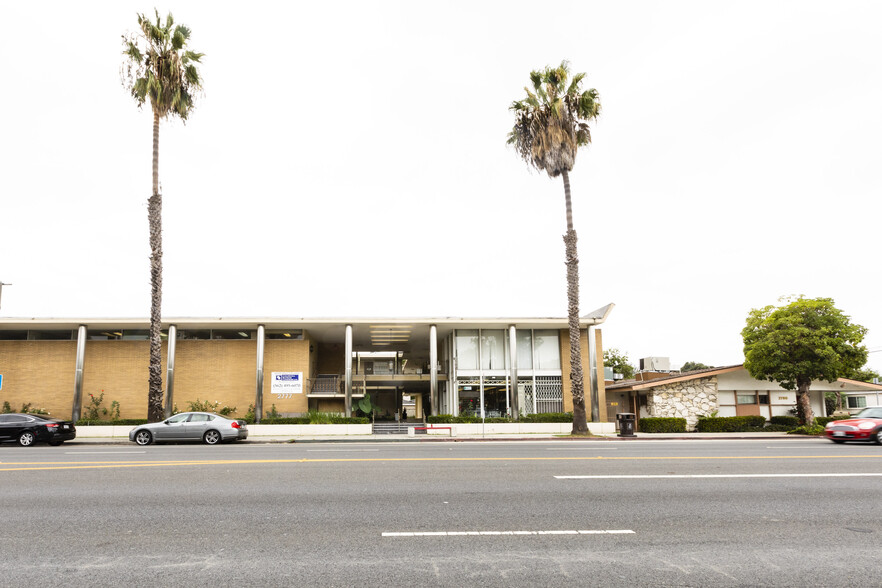 2777 Pacific Ave, Long Beach, CA for rent - Building Photo - Image 3 of 33