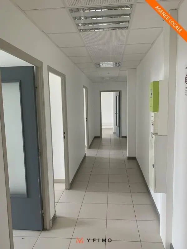 Location Bureaux 80 m² - Photo 1