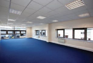 Armstrong Rd, London to rent - Interior Photo - Image 2 of 9