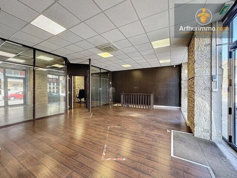 Office in Bourgoin-Jallieu for sale - Interior Photo - Image 3 of 8