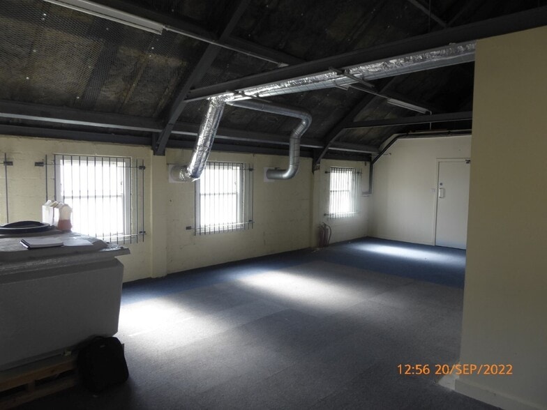 80 High St, Perth to rent - Building Photo - Image 3 of 16