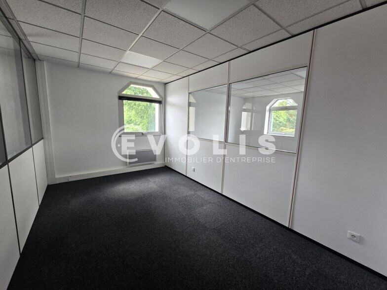 Office in Orsay for sale - Interior Photo - Image 2 of 8