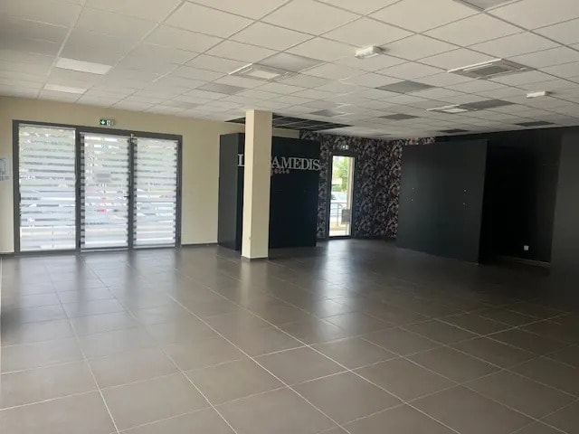 Vente Commerce 154 m² - Photo 1